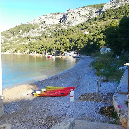 فندق مبيت وإفطار Blue In Blue Komiža