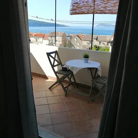 فندق مبيت وإفطار Blue In Blue Komiža