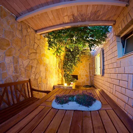 Blue In Blue 3* Komiža